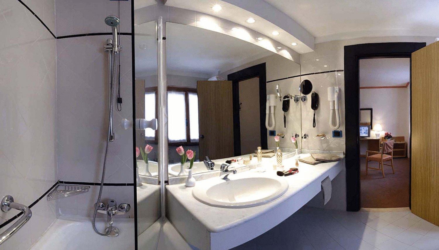 Hotel Des Geneys Бардонечия Екстериор снимка